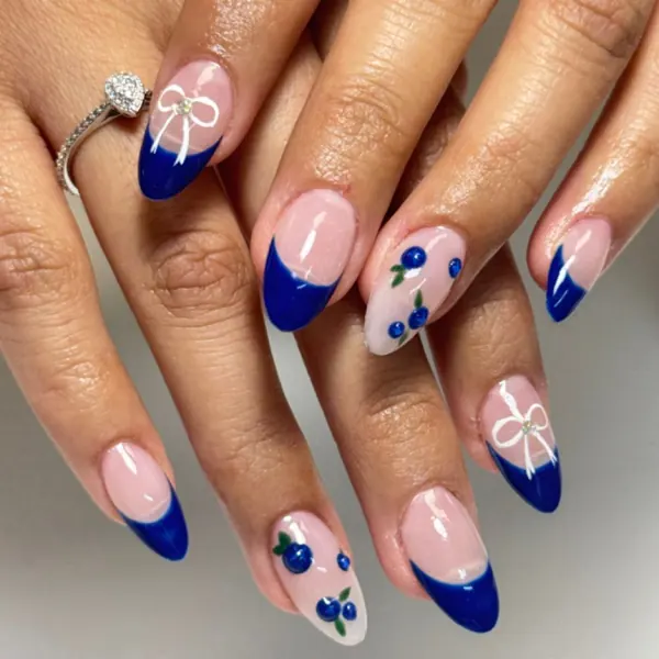Nail work by Giving daisies