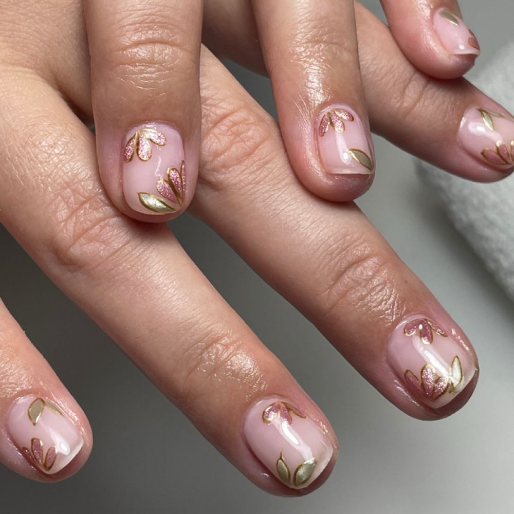 Nail work by Giving daisies